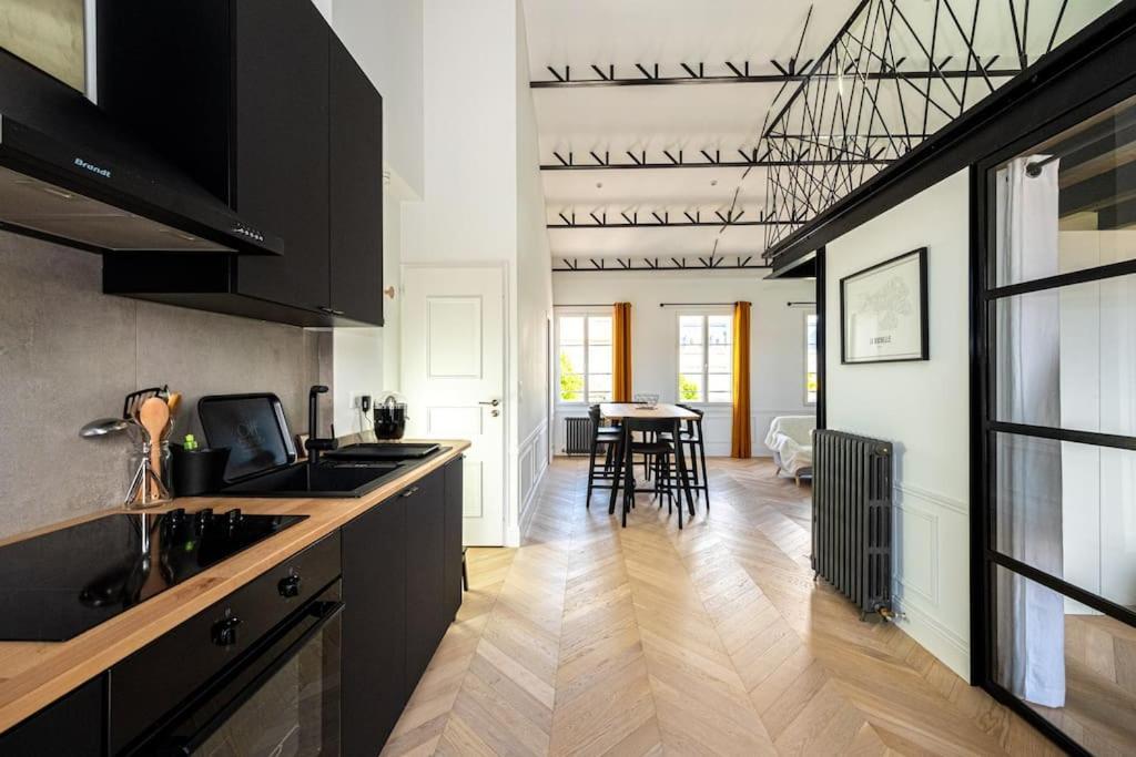 Superbe Appartement Facon Loft A 2 Pas Du Centre ! La Rochelle  Exterior foto